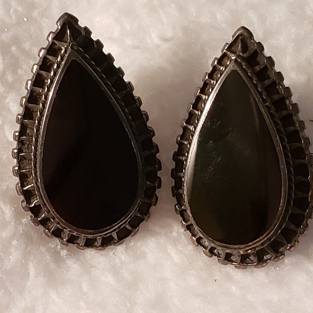 Sterling w Onyx teardrop pierced earrings